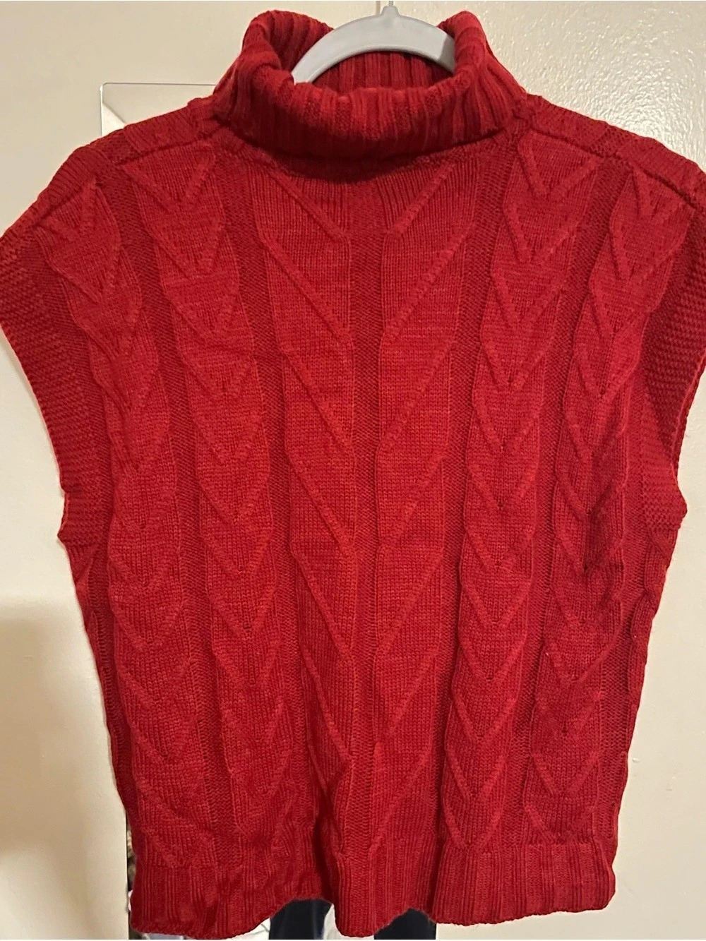SHEIN Casual Turtleneck Sleeveless Solid Color Sweater Vest Red Cable size S